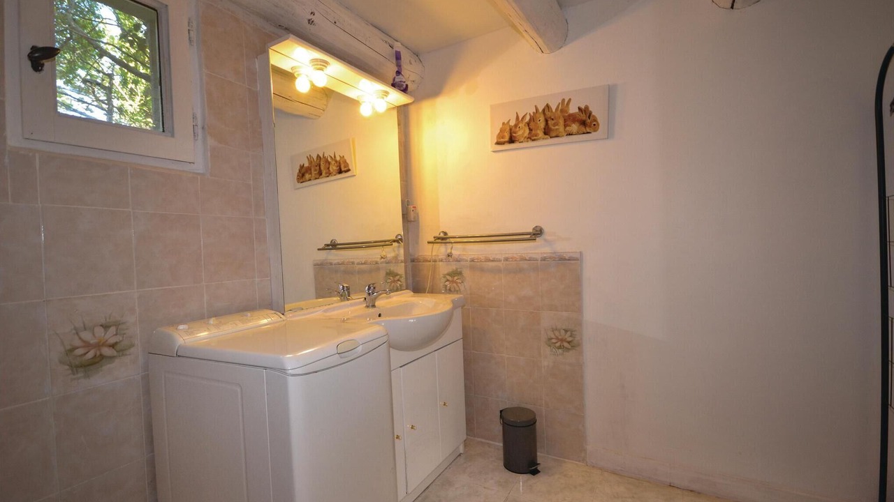Photo of Bathroom in Crillon-le-Brave