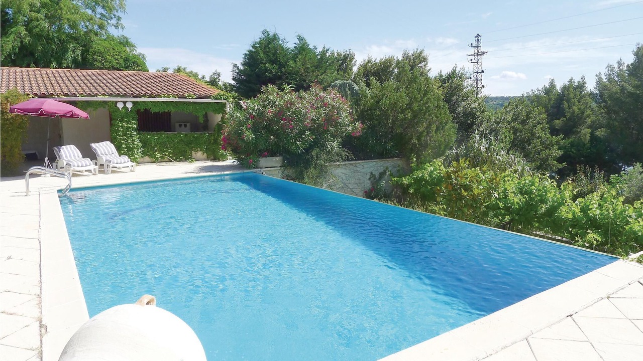 Photo of Outdoor in Istres