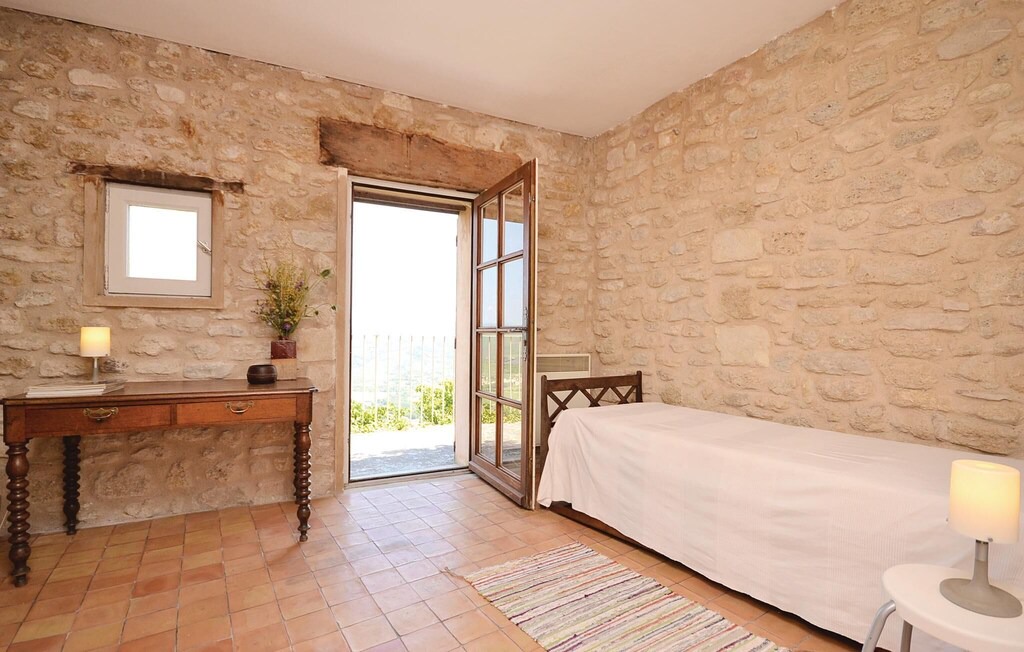 Photo of Bedroom in Viens
