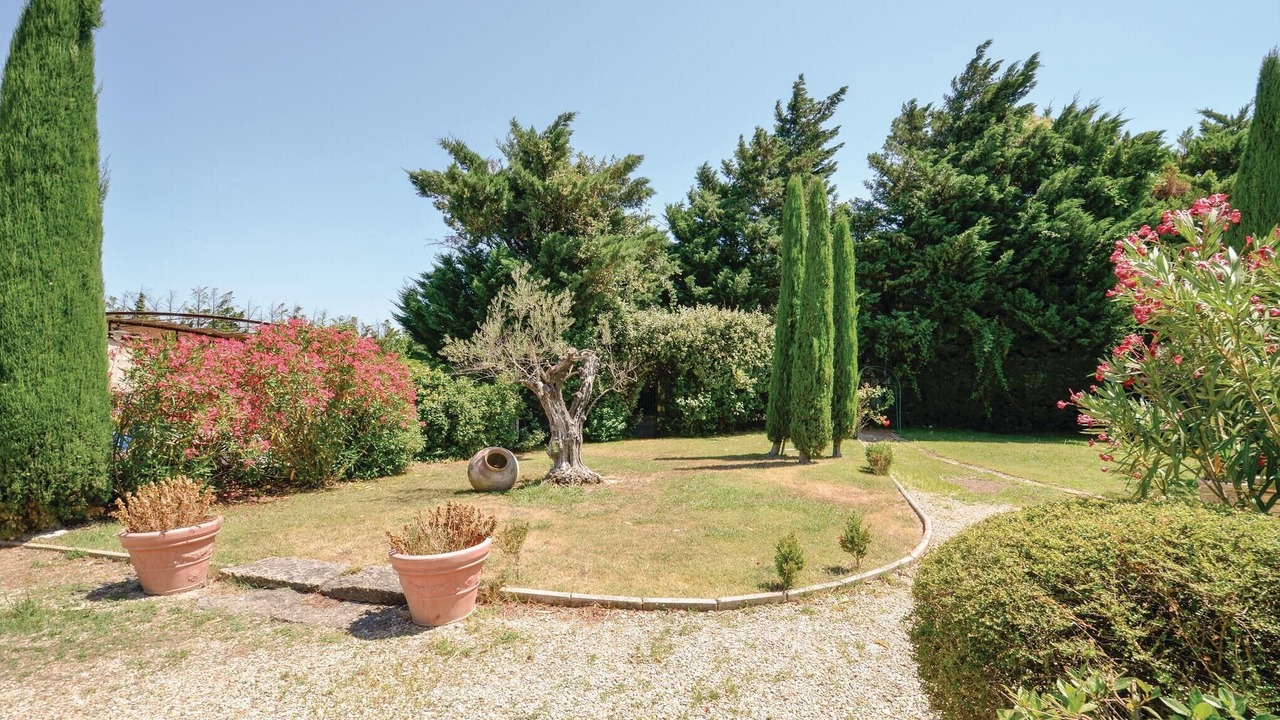 Photo of Others in Cavaillon