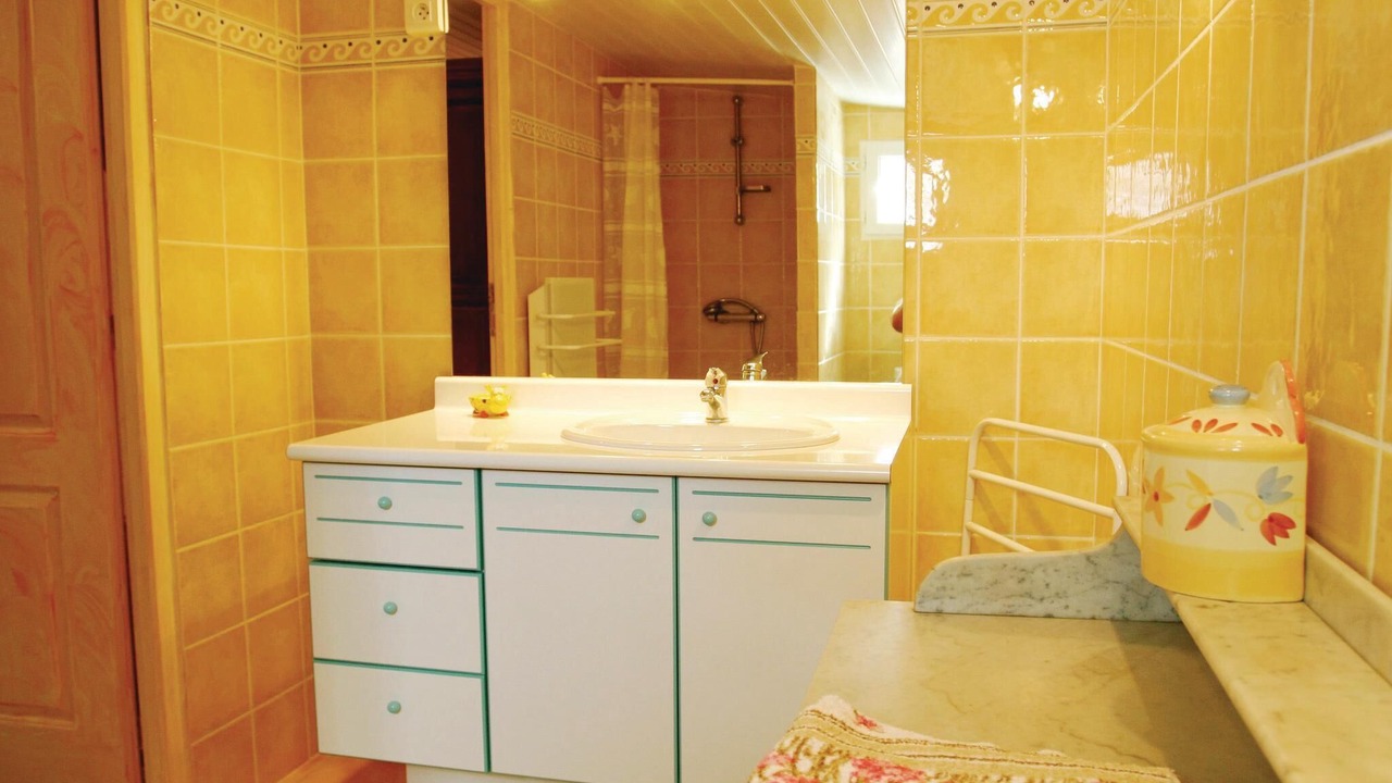 Photo of Bathroom in Rochefort-du-Gard