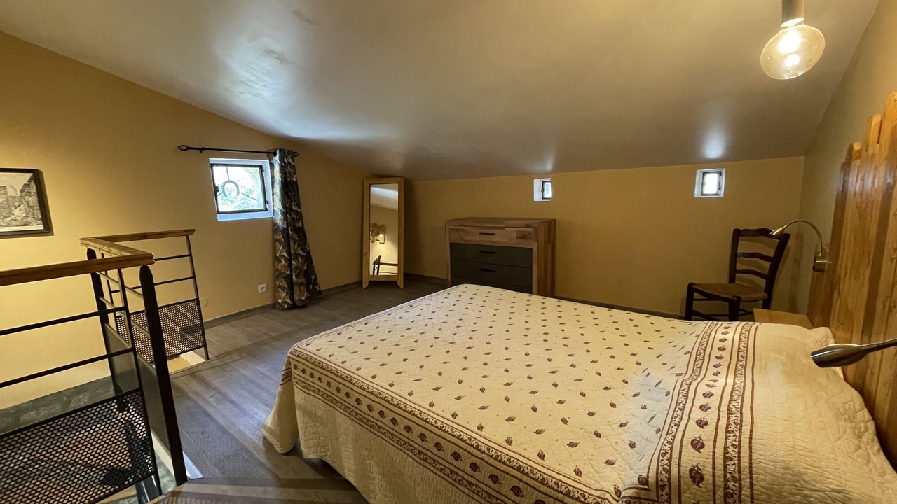 Photo of Bedroom in L'Isle-sur-la-Sorgue