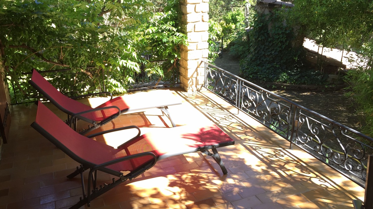 Photo of Patio Balcony in L'Isle-sur-la-Sorgue