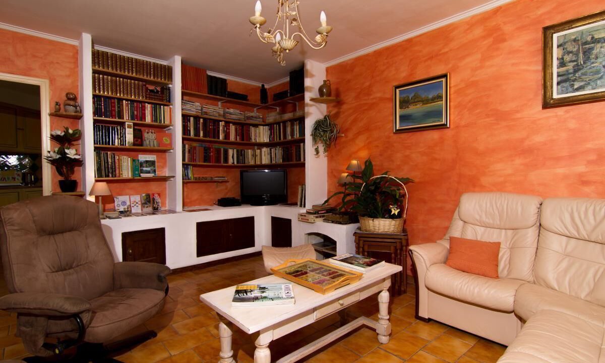 Photo of Livingroom in Forcalqueiret
