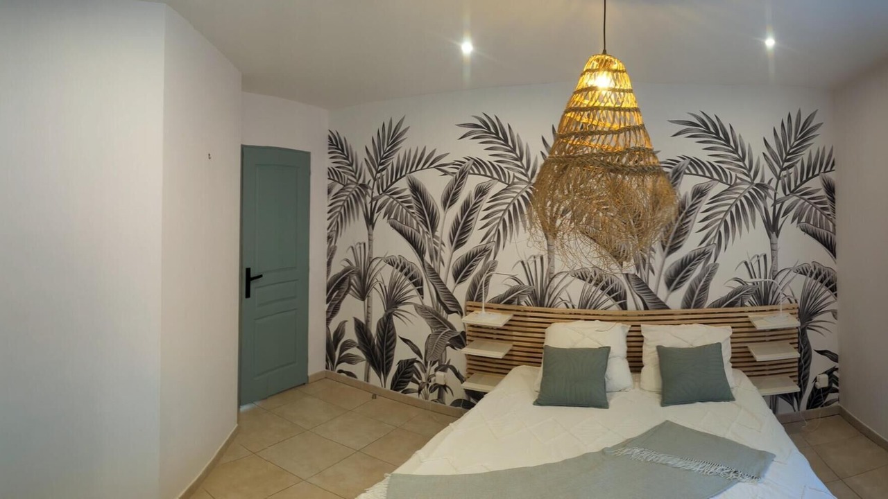 Photo of Bedroom in Bauduen
