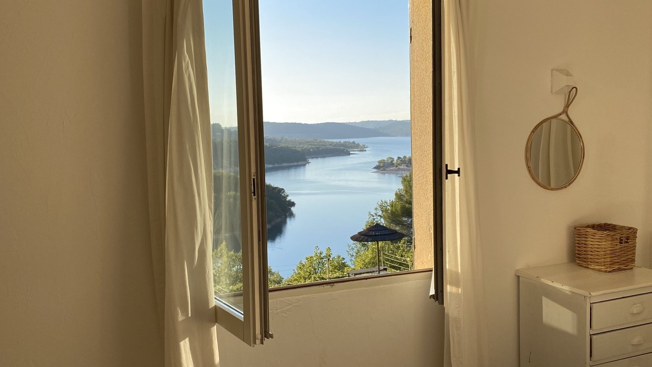 Photo of Bedroom in Bauduen