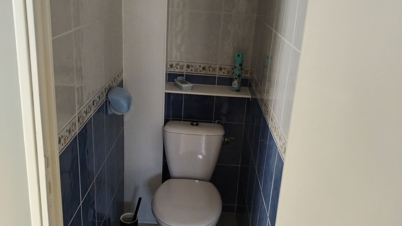 Photo of Bathroom in Orange
