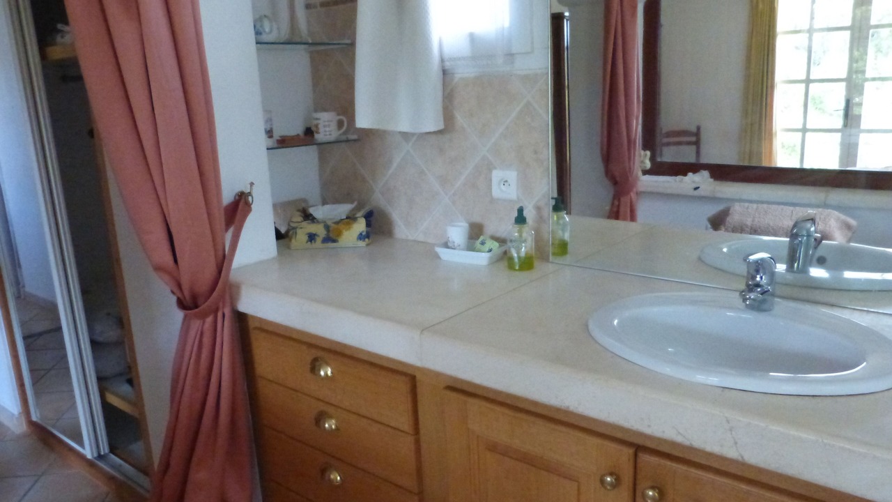 Photo of Bathroom in Gargas
