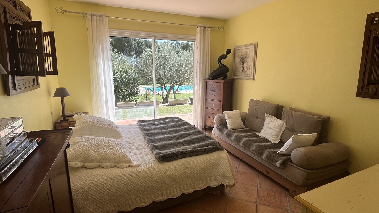 Photo of Bedroom in Pelissanne