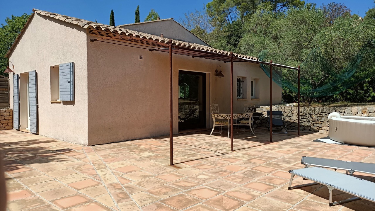 Photo of Patio Balcony in Entrecasteaux
