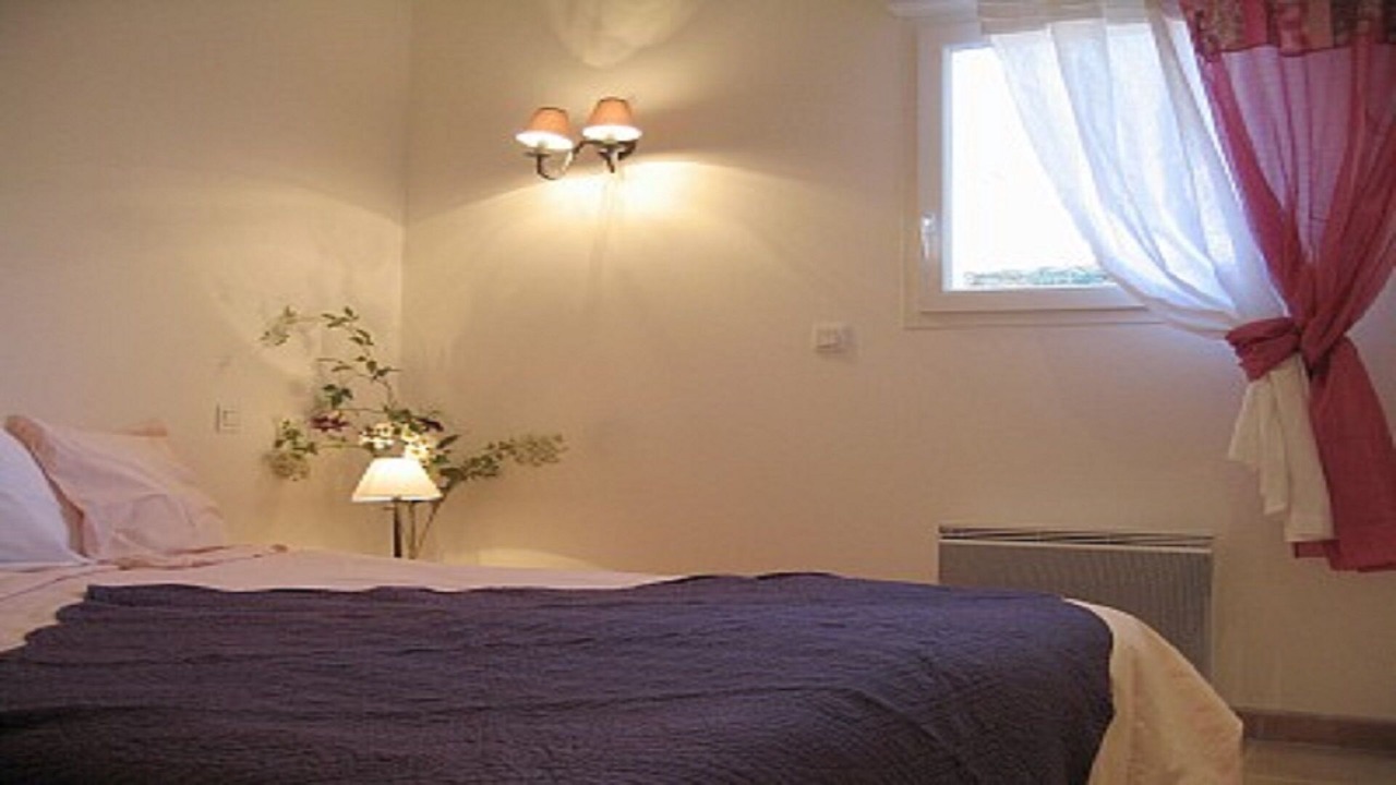 Photo of Bedroom in Entrecasteaux