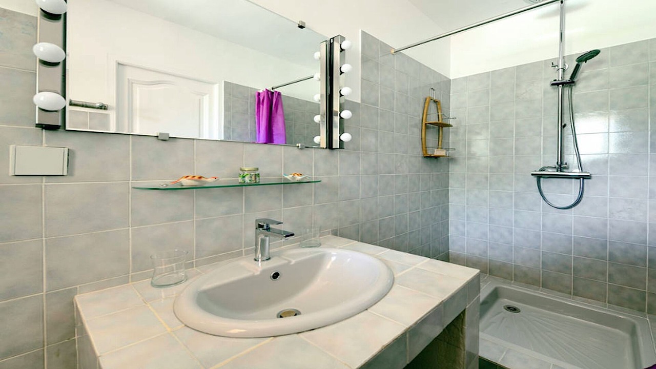 Photo of Bathroom in Les Pennes-Mirabeau