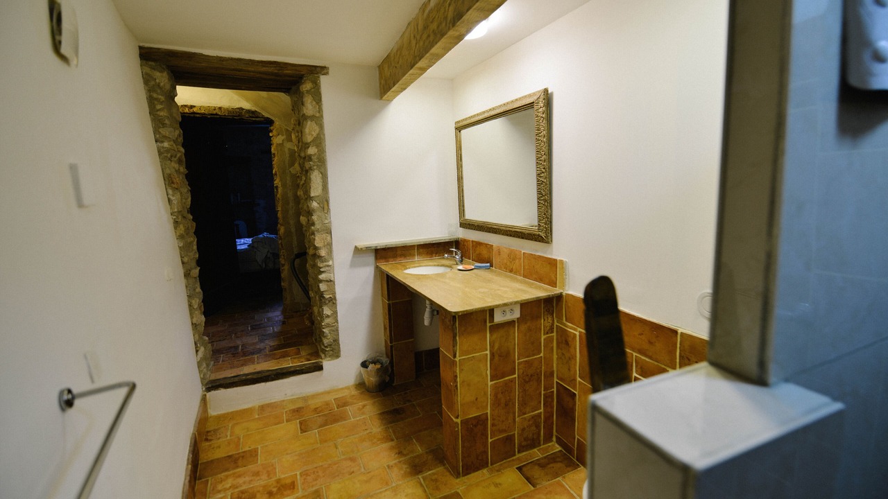 Photo of Bathroom in Vacqueyras