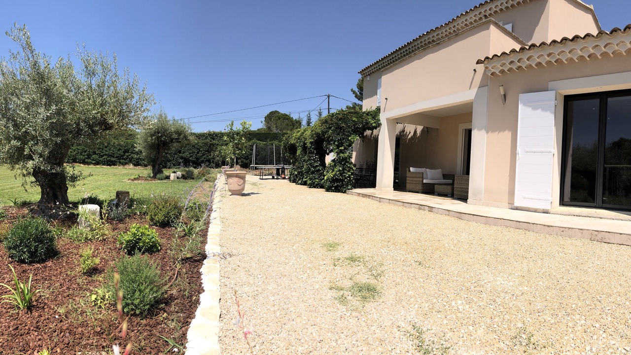 Photo of Patio Balcony in St.-Remy-de-Provence