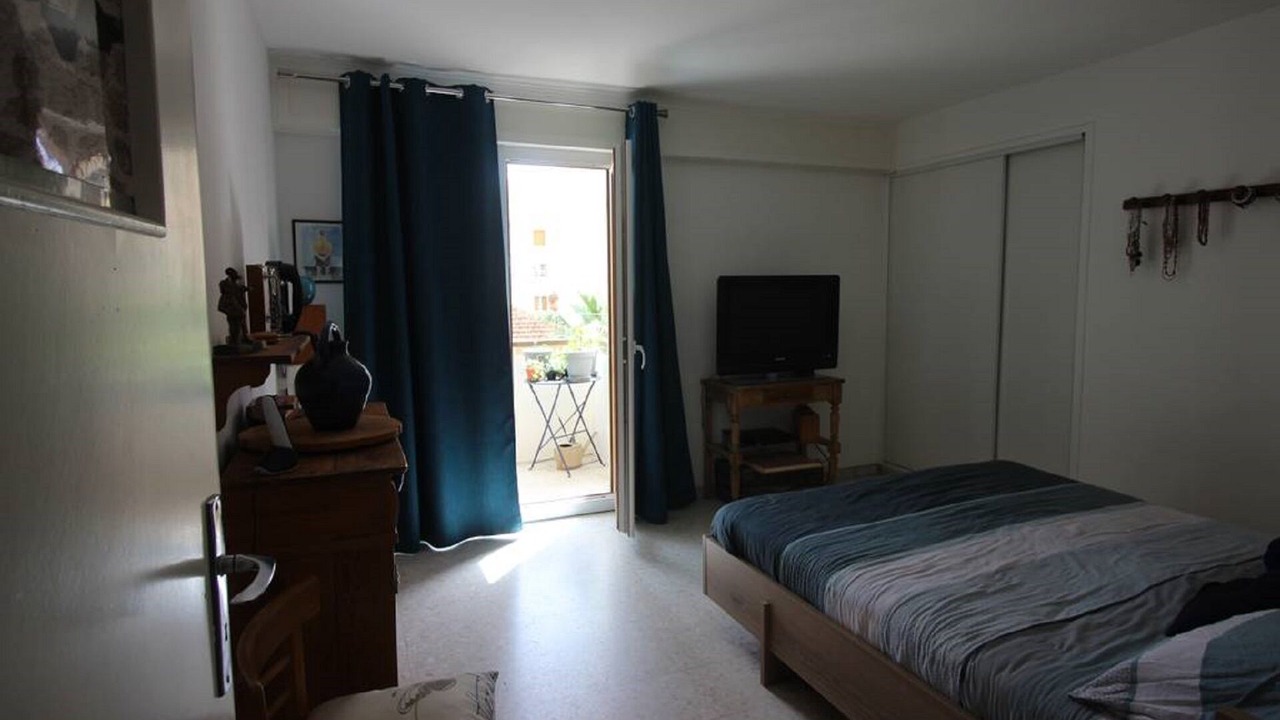 Photo of Bedroom in Hyeres City Centre