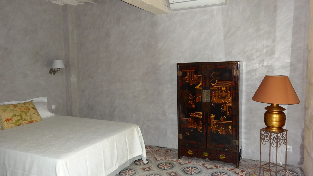 Photo of Bedroom in Arles City Centre