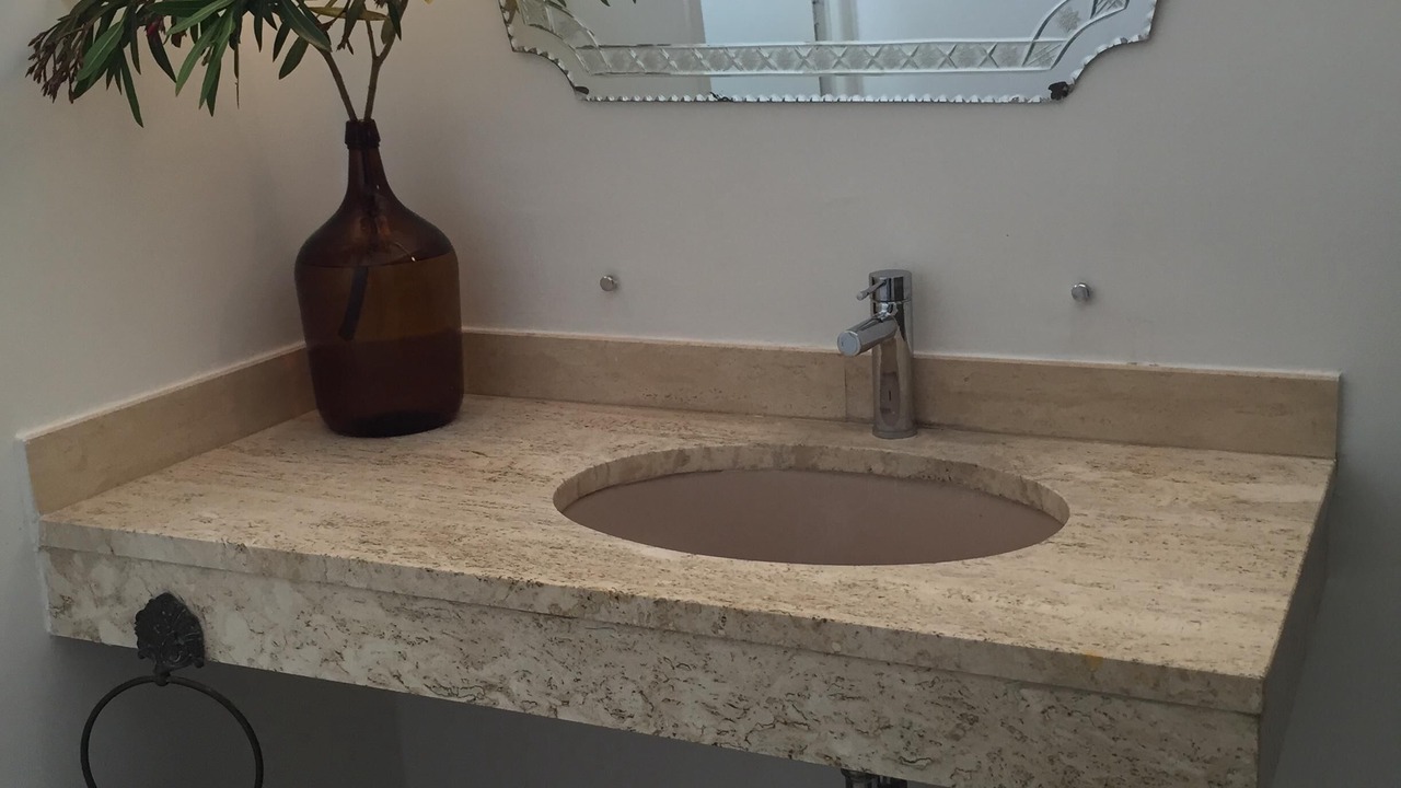 Photo of Bathroom in Sablet