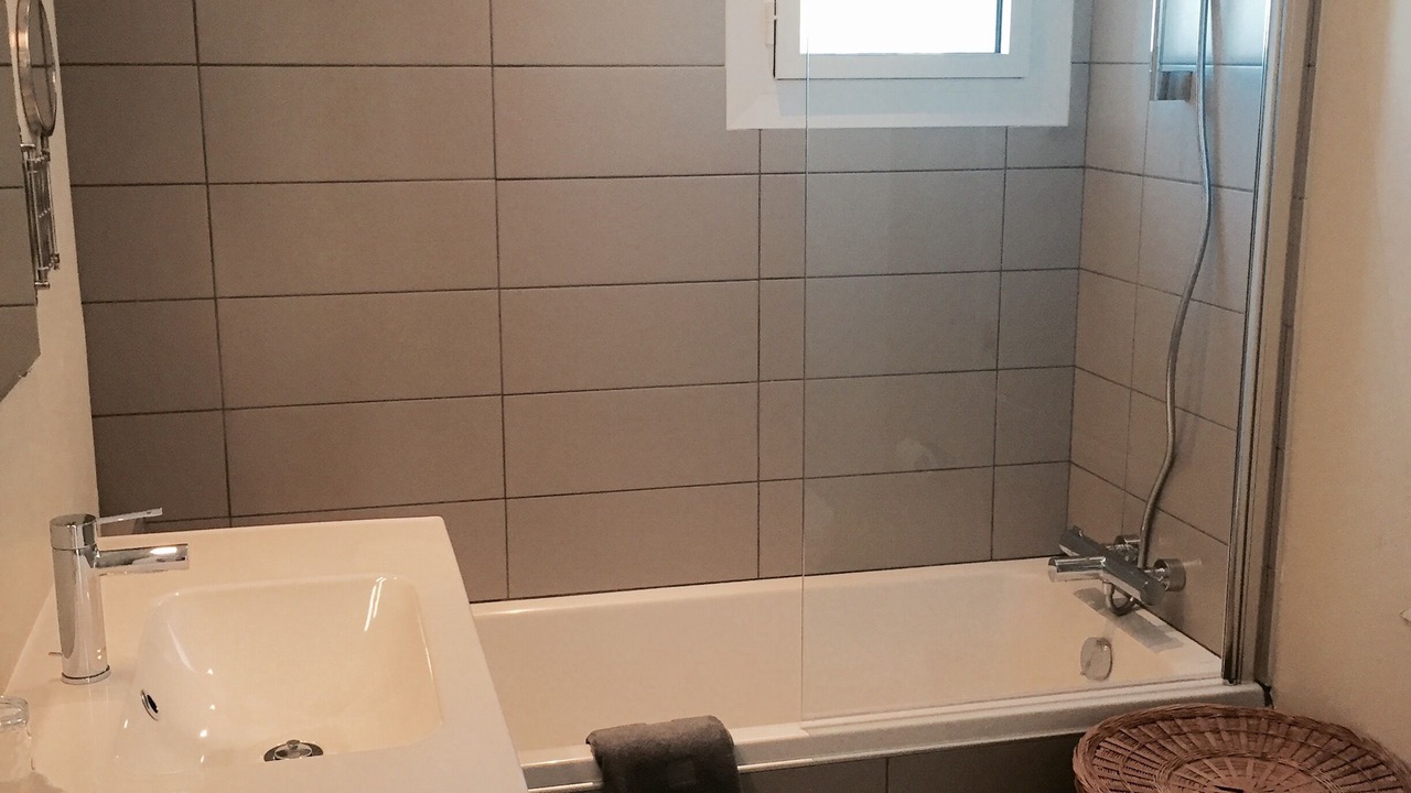 Photo of Bathroom in Sablet