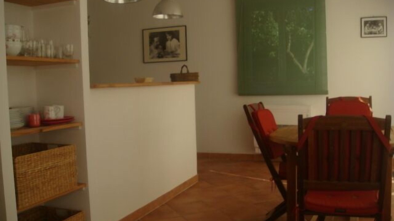 Photo of Others in Tavel