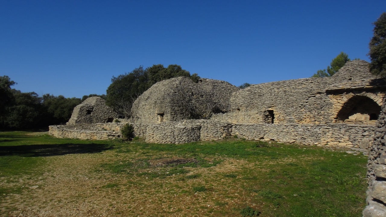Photo of Others in Tavel