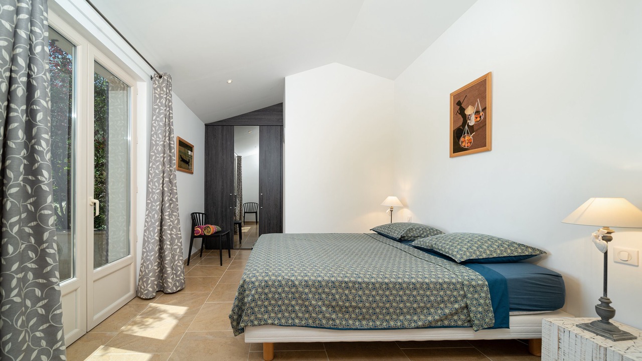 Photo of Bedroom in Simiane-la-Rotonde
