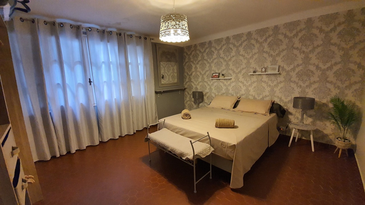 Photo of Bedroom in Bedarrides