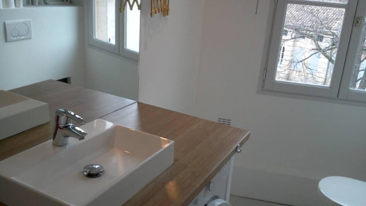 Photo of Bathroom in Avignon City Centre