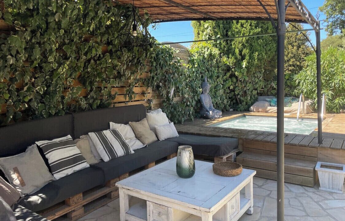 Photo of Patio Balcony in Vers-Pont-du-Gard