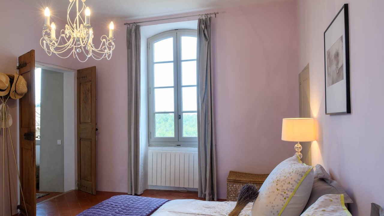 Photo of Bedroom in Rustrel