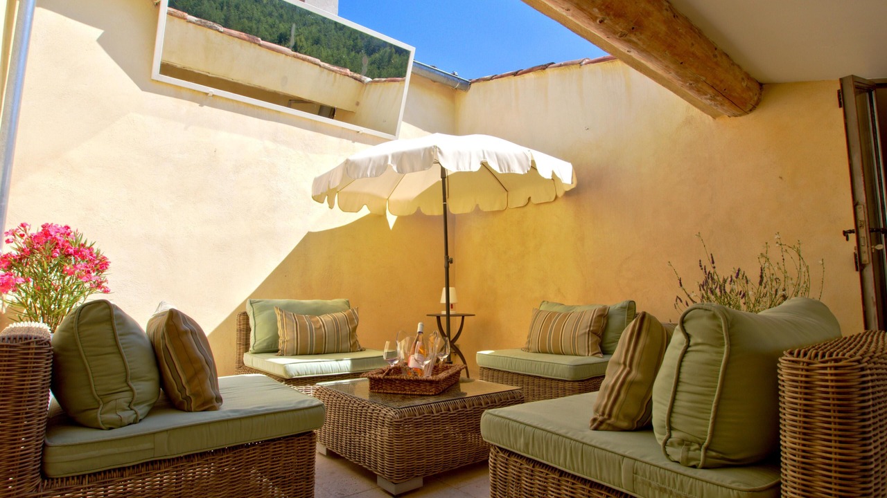Photo of Patio Balcony in Rustrel