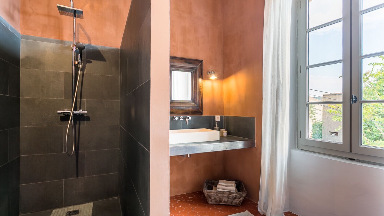 Photo of Bathroom in Rustrel