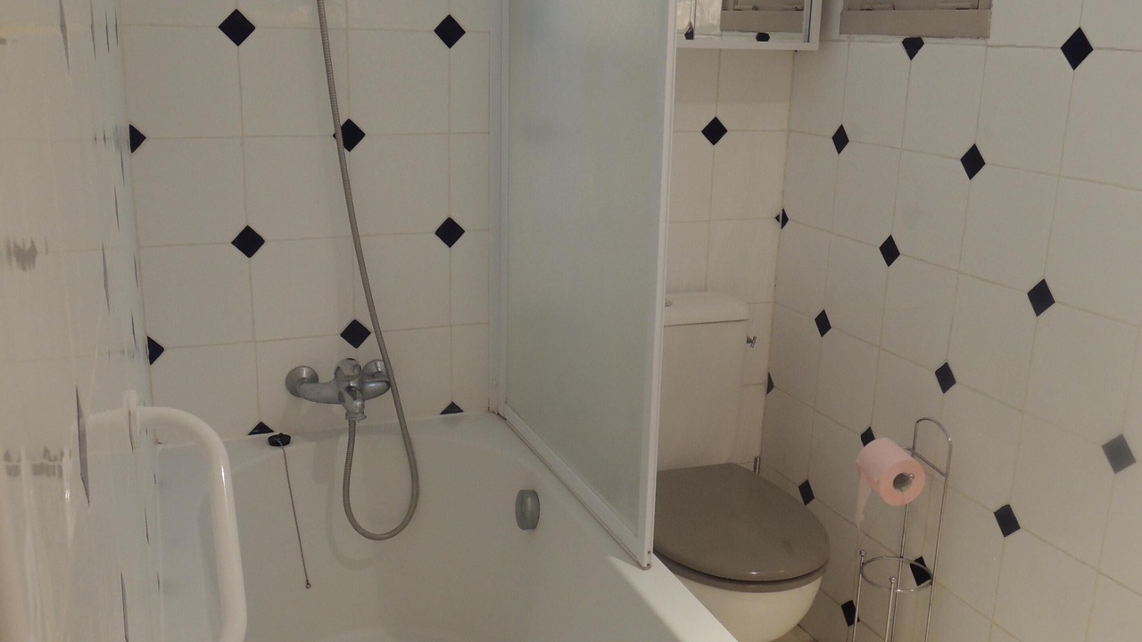 Photo of Bathroom in Rochefort-du-Gard