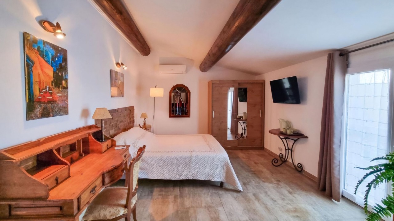 Photo of Bedroom in Arles