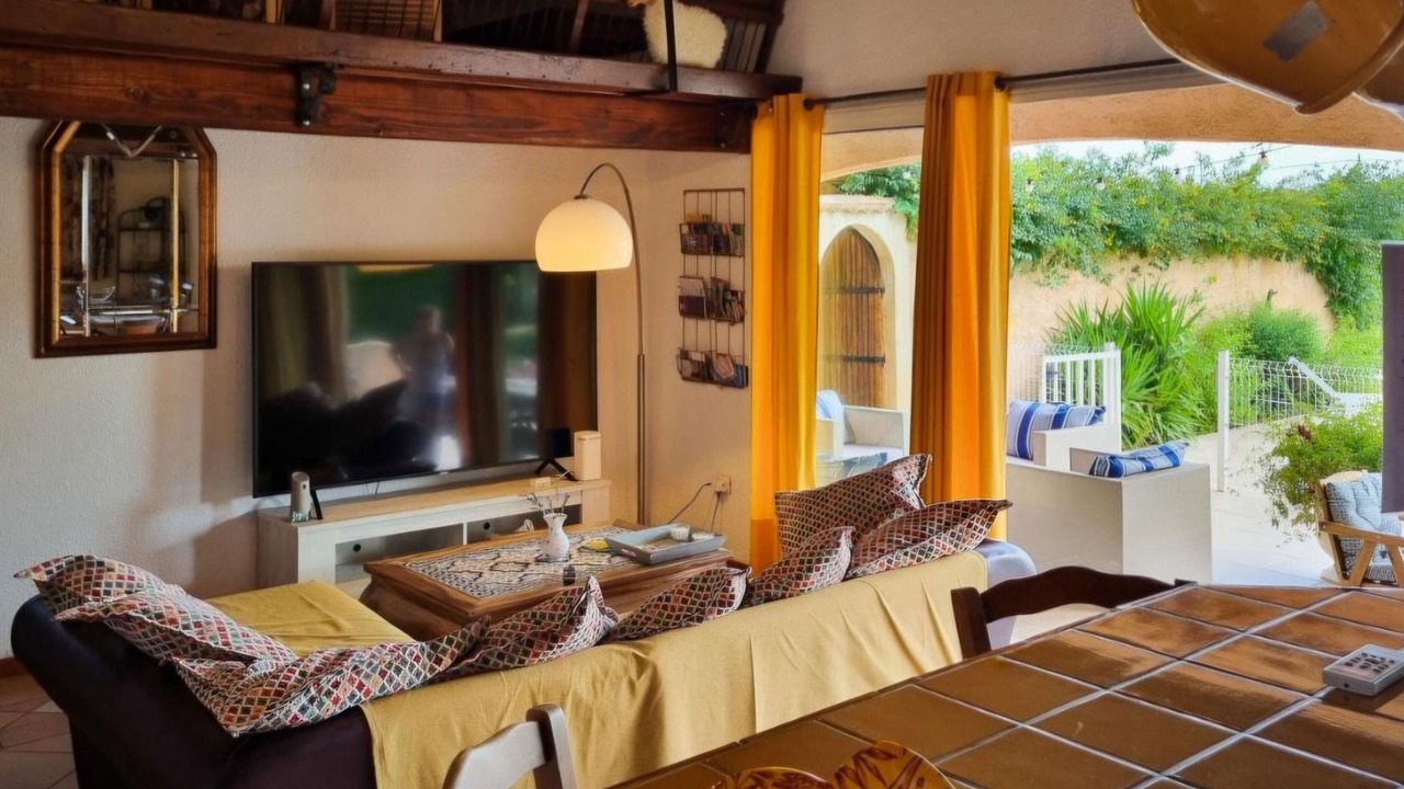 Photo of Livingroom in Arles