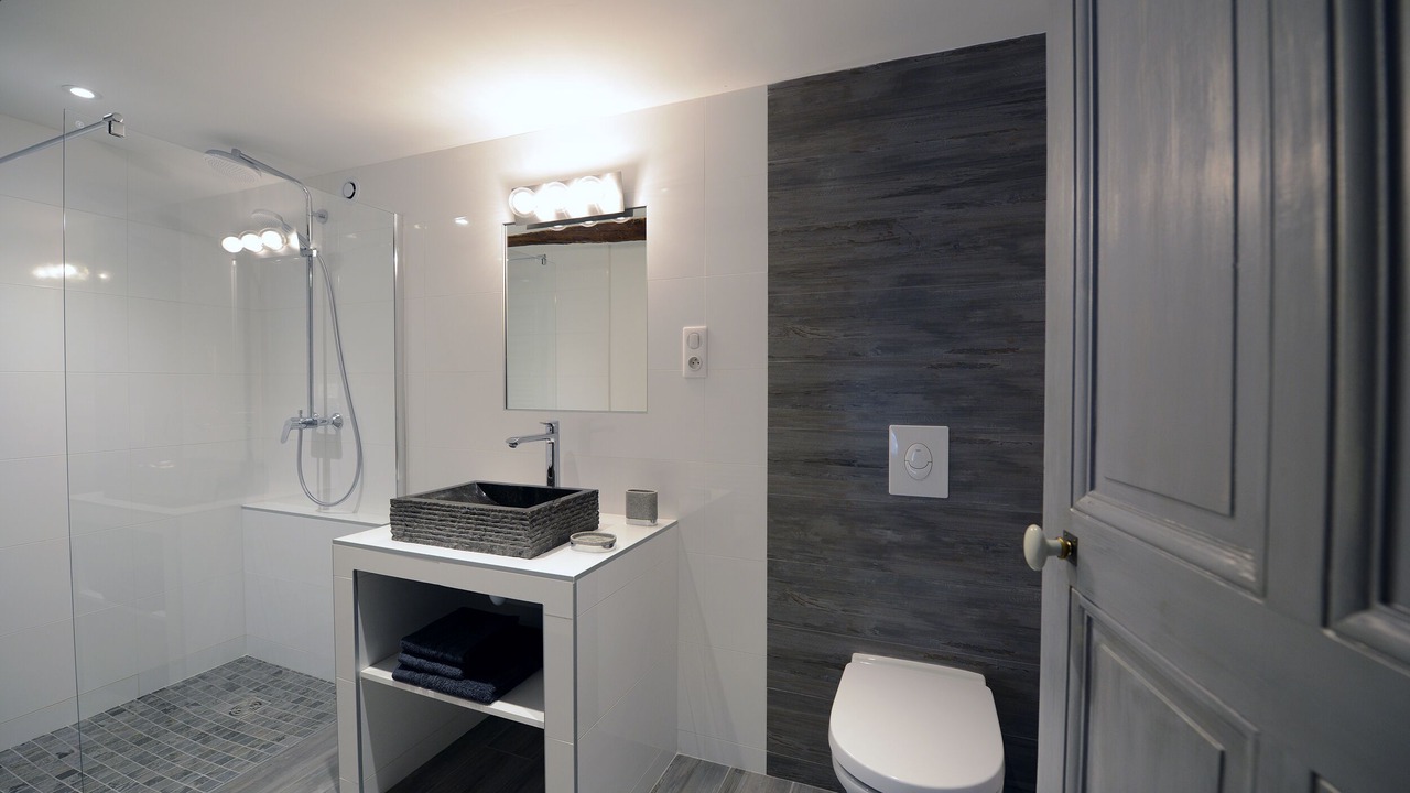 Photo of Bathroom in Vacqueyras