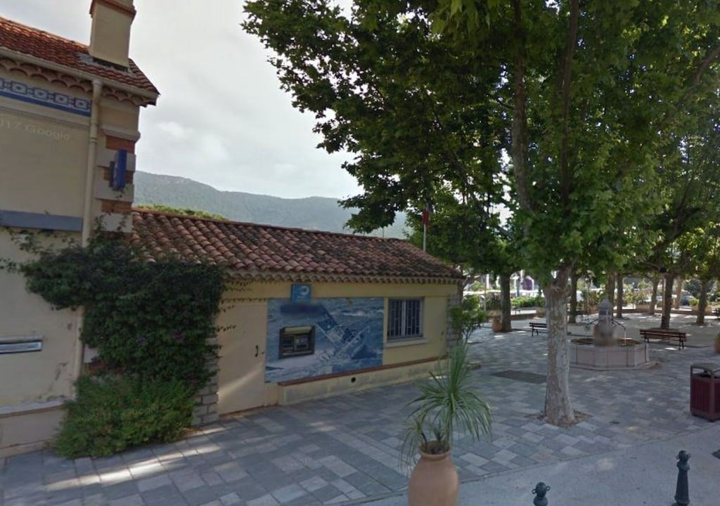 Photo of Buildings in Cavaliere Beach