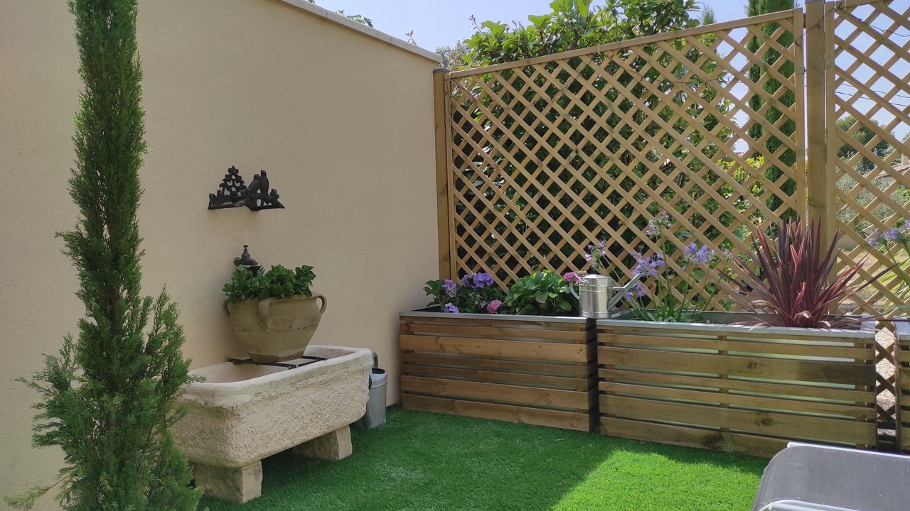 Photo of Outdoor in Chateauneuf-de-Gadagne