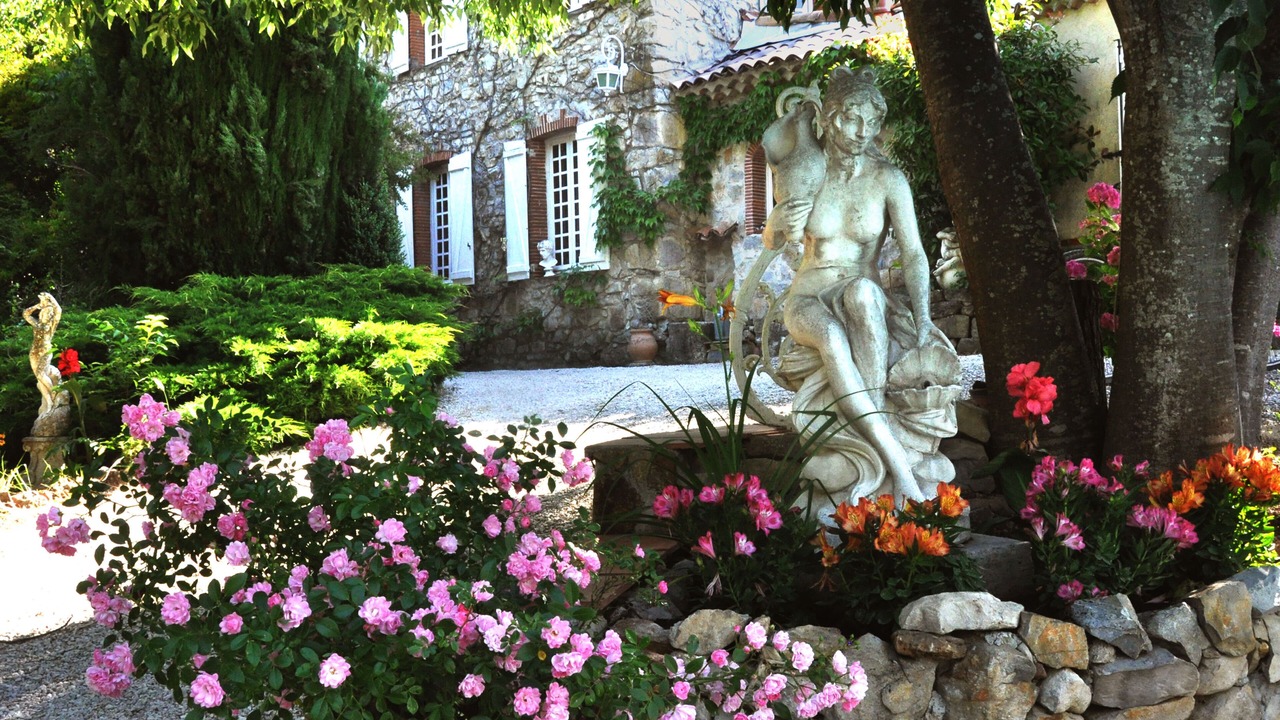Photo of Outdoor in Cuers