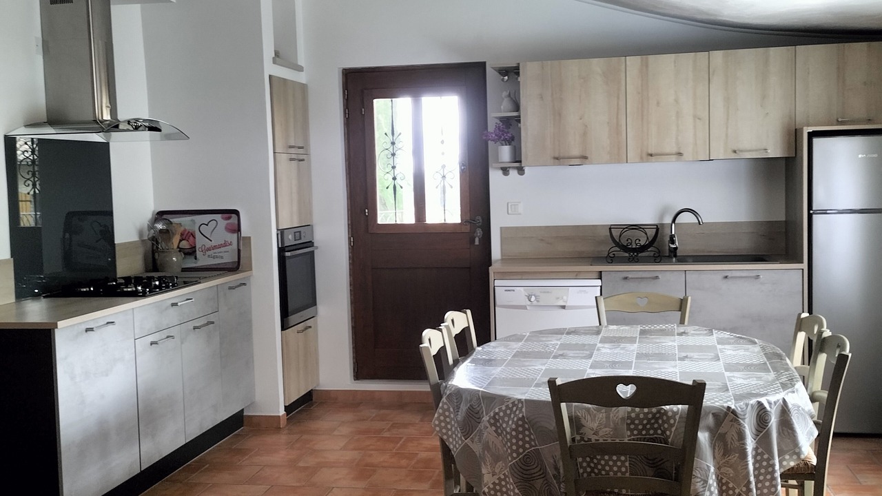 Photo of Kitchen in Beaumont-du-Ventoux