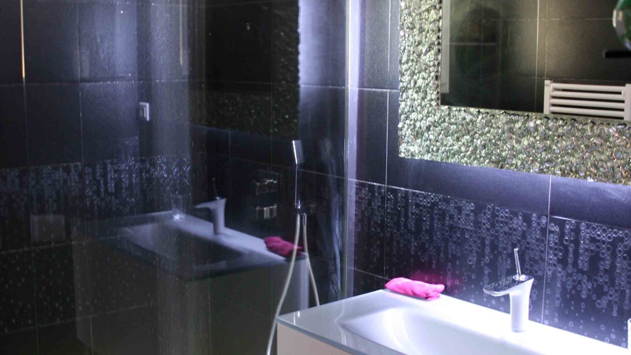 Photo of Bathroom in Comps