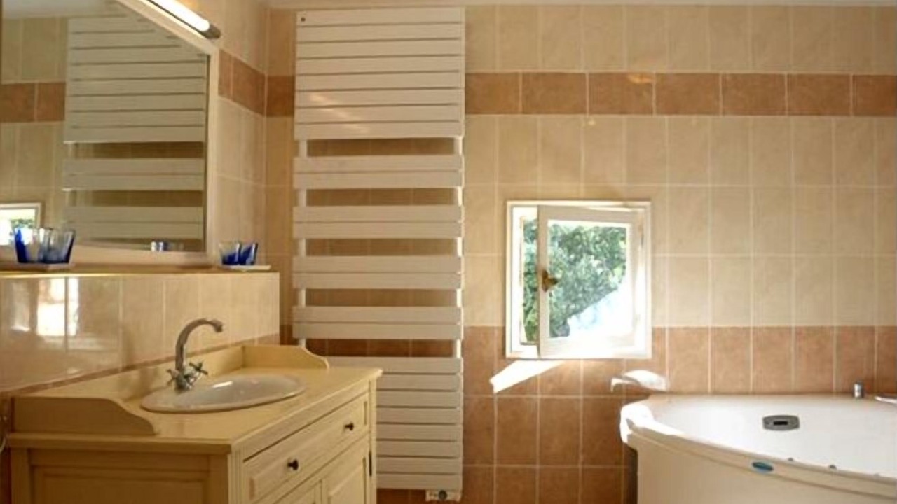 Photo of Bathroom in Menerbes