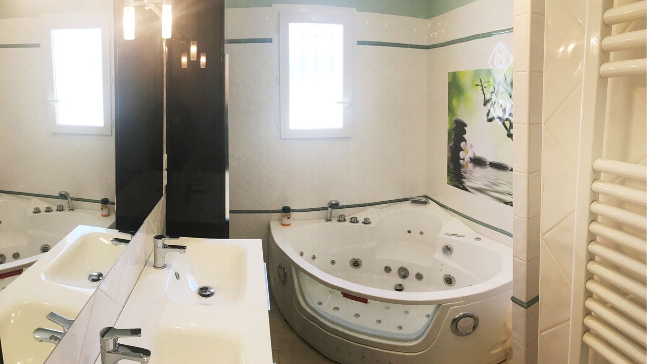Photo of Bathroom in Vers-Pont-du-Gard