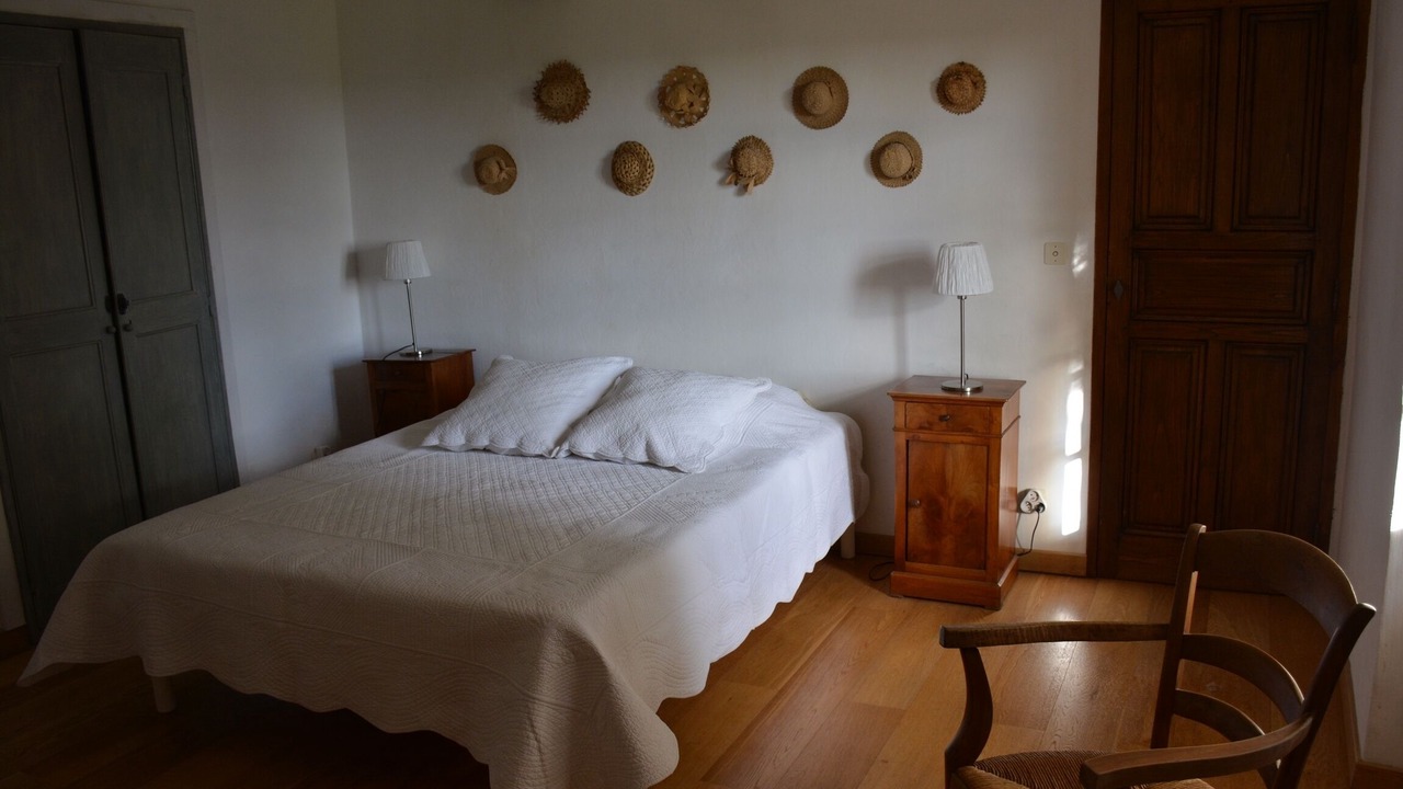 Photo of Bedroom in Beaumes-de-Venise