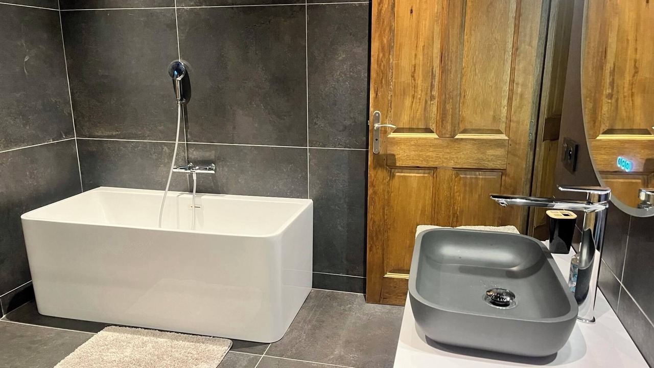 Photo of Bathroom in Tourves
