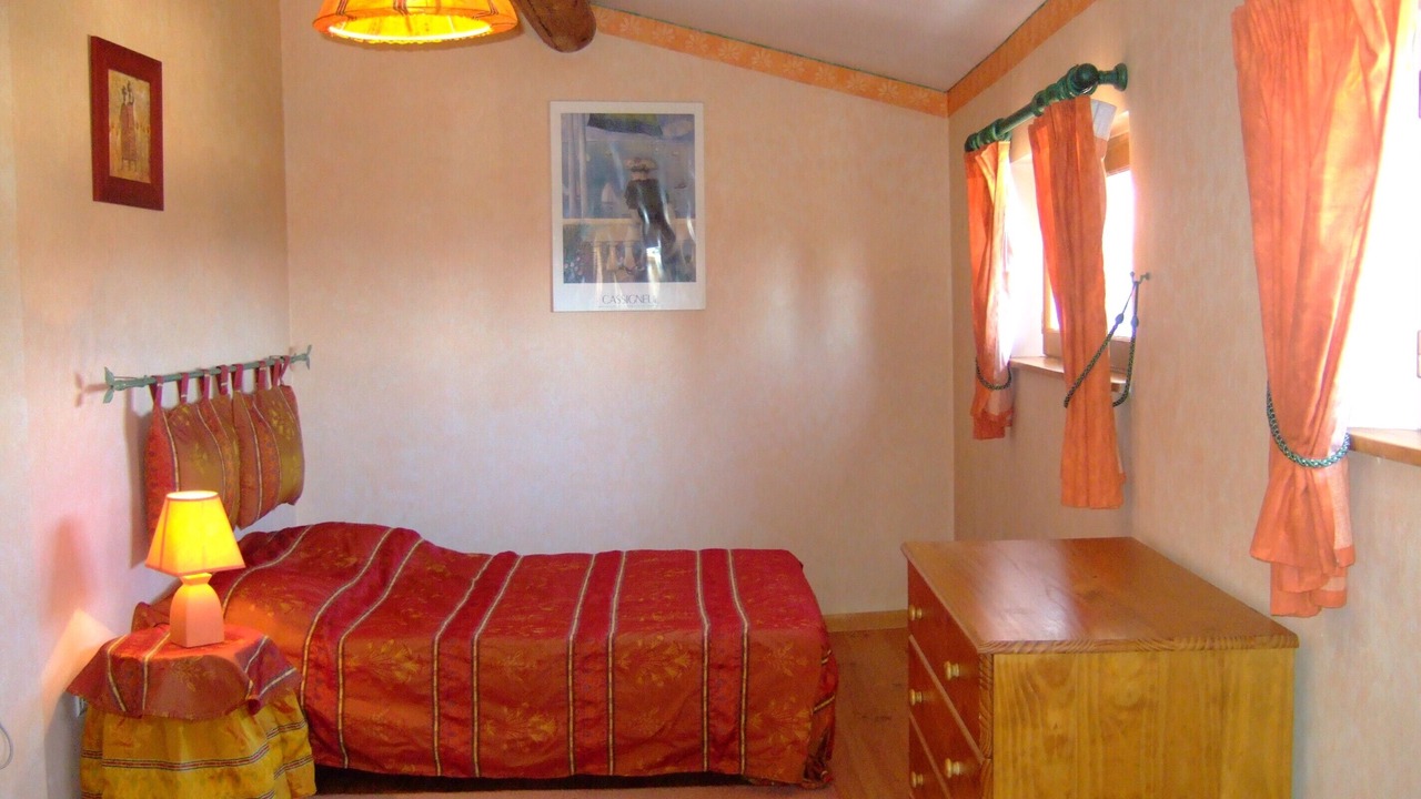 Photo of Bedroom in Simiane-la-Rotonde