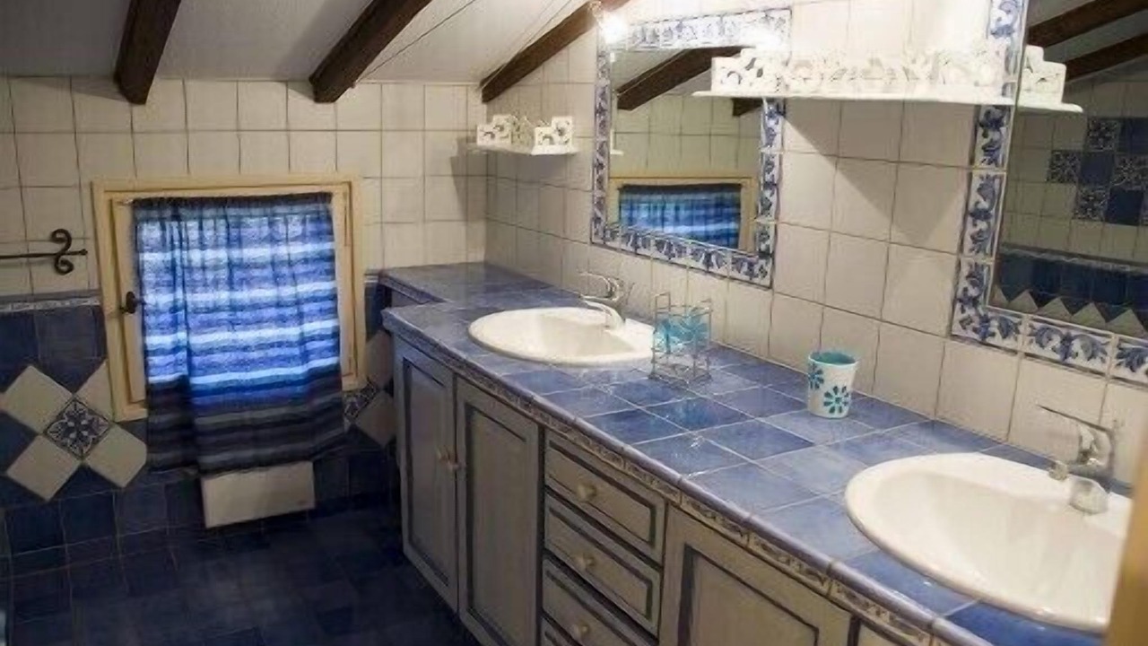 Photo of Bathroom in Chateaurenard
