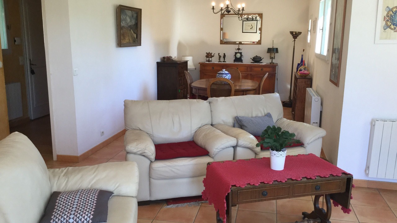 Photo of Livingroom in Mouries