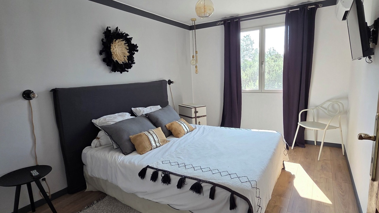 Photo of Bedroom in Saint-Maximin-la-Sainte-Baume