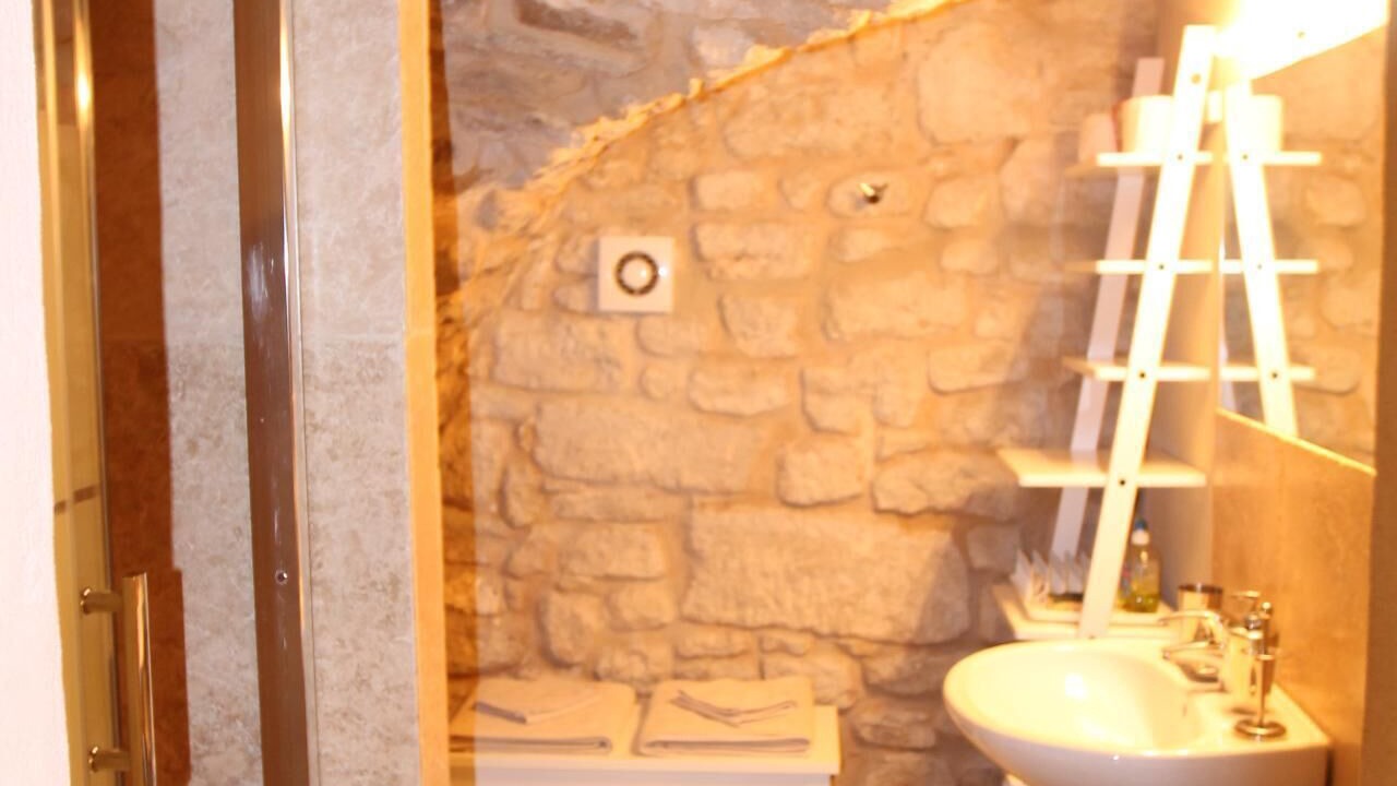 Photo of Bathroom in Bonnieux