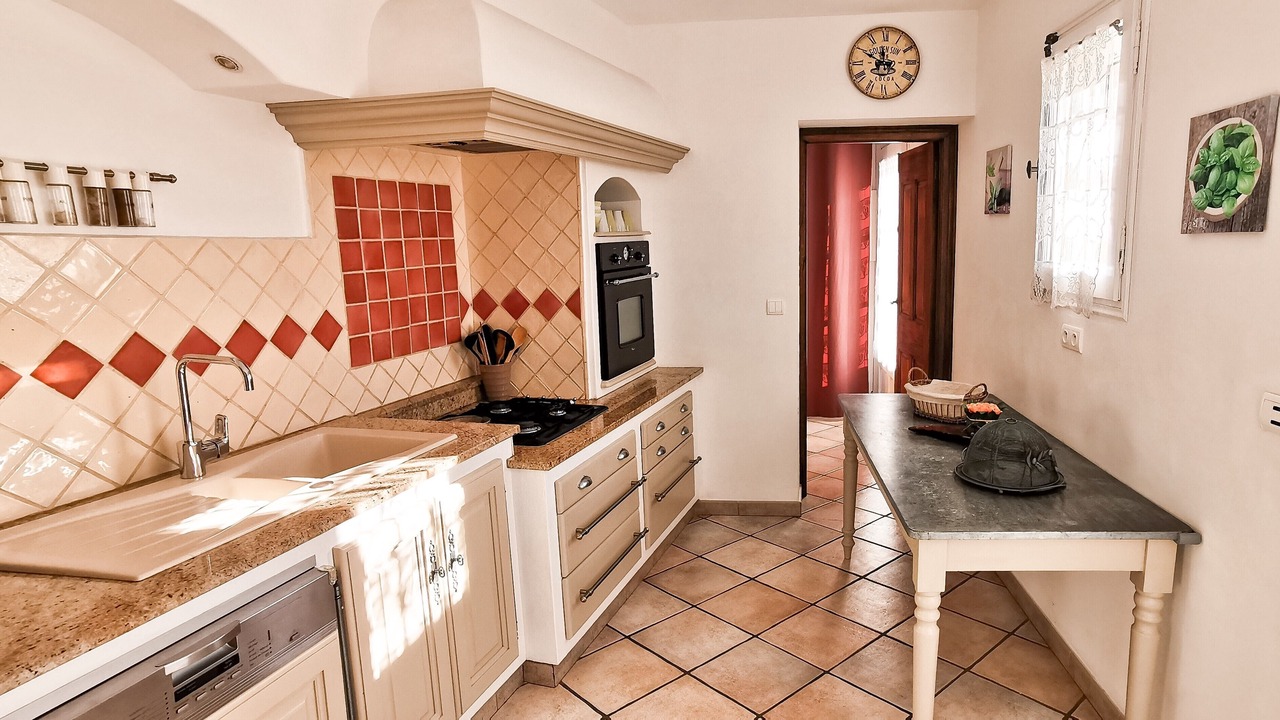 Photo of Kitchen in Loriol-du-Comtat